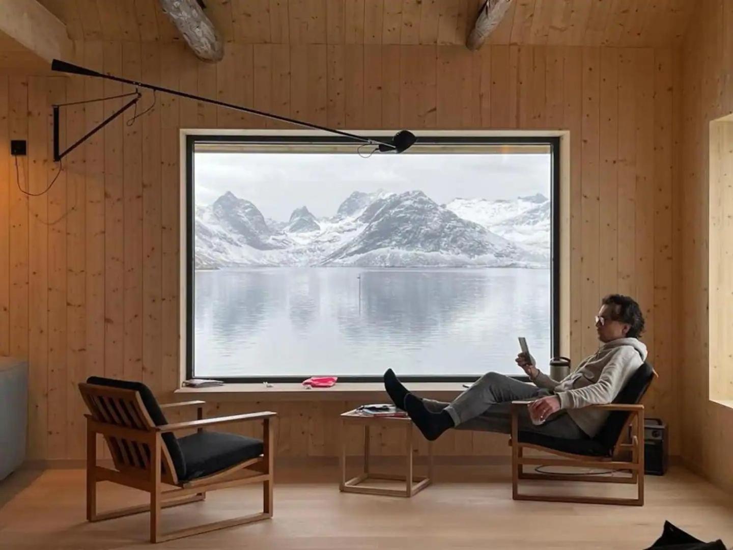 Minkfarmen, Spacious Seaside Cabin With Scenic View Ramberg Esterno foto
